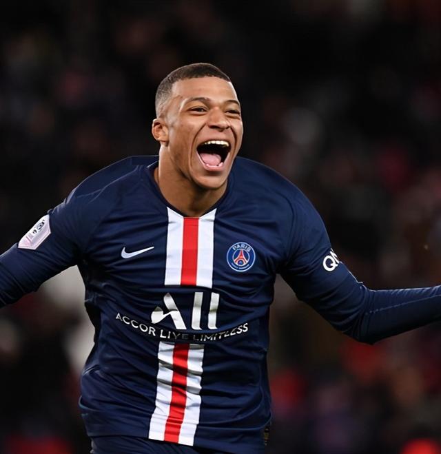 关于冲刺阶段法兰克福调整名单：法甲节点到来，压力陡增，赛程密集仍需轮换的信息